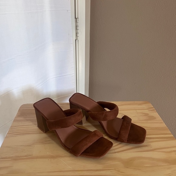 ASOS Velvet Block Heel - Picture 3 of 5